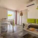 Camping Zecamping 4 étoiles Familial Avec Piscine Couverte
