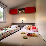 Zecamping 4 étoiles Familial Avec Piscine Couverte Laroque-des-Albères