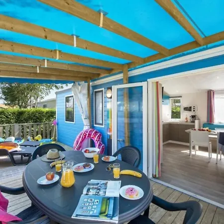 Kemp Zecamping 4 Etoiles Familial Avec Piscine Couverte Laroque-des-Albères