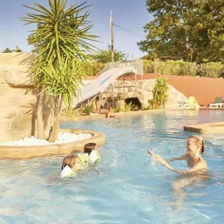 Zecamping 4 Etoiles Familial Avec Piscine Couverte Kemp Laroque-des-Albères