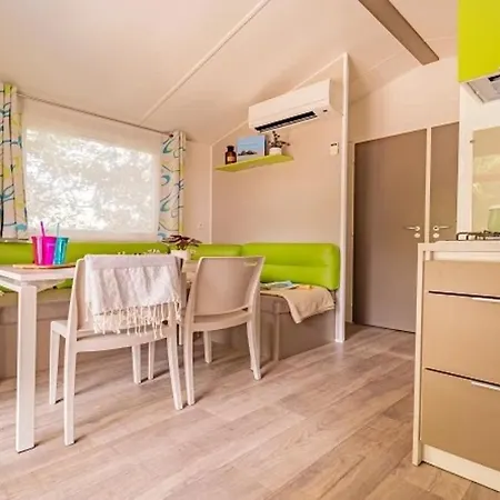 Zecamping 4 Etoiles Familial Avec Piscine Couverte Camping Laroque-des-Albères