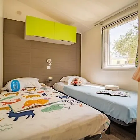 Camping Zecamping 4 Etoiles Familial Avec Piscine Couverte Laroque-des-Albères