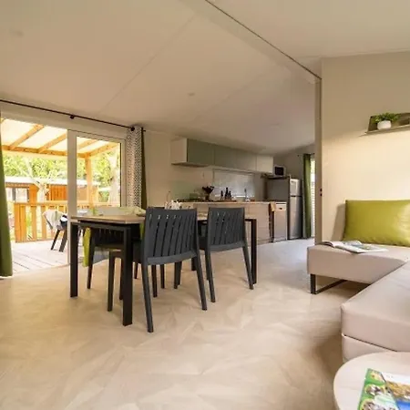 Camping Zecamping 4 Etoiles Familial Avec Piscine Couverte Laroque-des-Albères