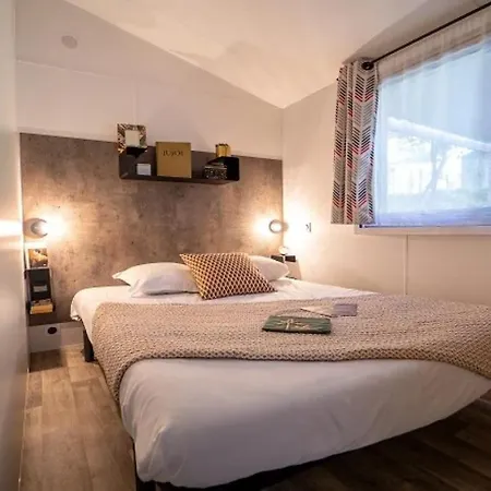 Zecamping 4 Etoiles Familial Avec Piscine Couverte