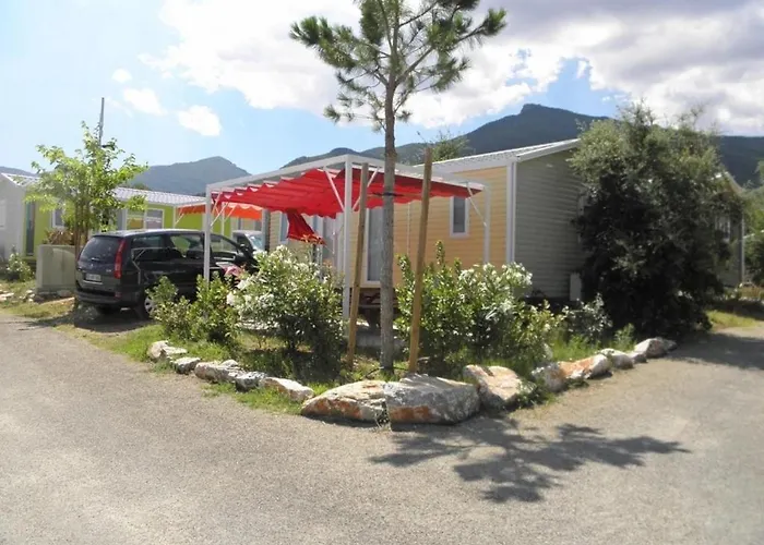 Zecamping 4 Etoiles Familial Avec Piscine Couverte Kemp Laroque-des-Albères