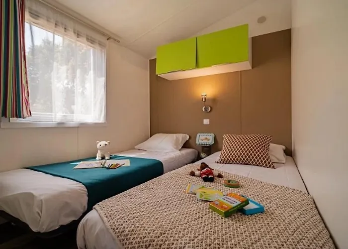 Zecamping 4 Etoiles Familial Avec Piscine Couverte 4* Laroque-des-Albères