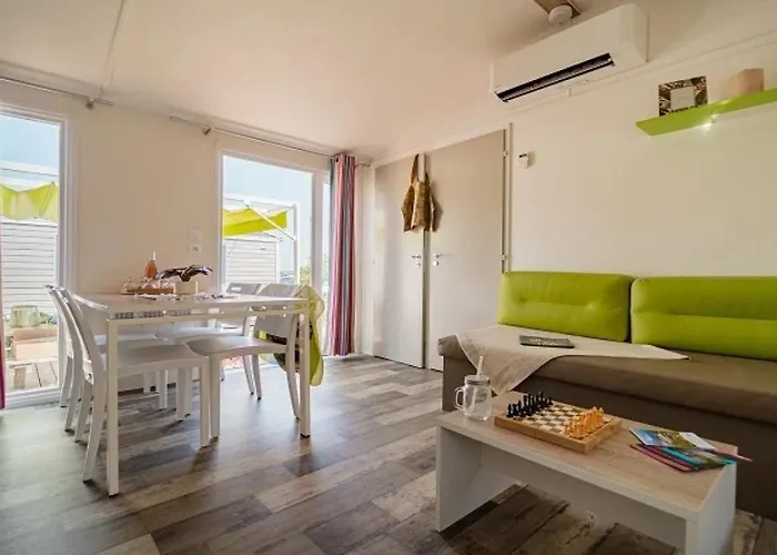 Kemp Zecamping 4 Etoiles Familial Avec Piscine Couverte